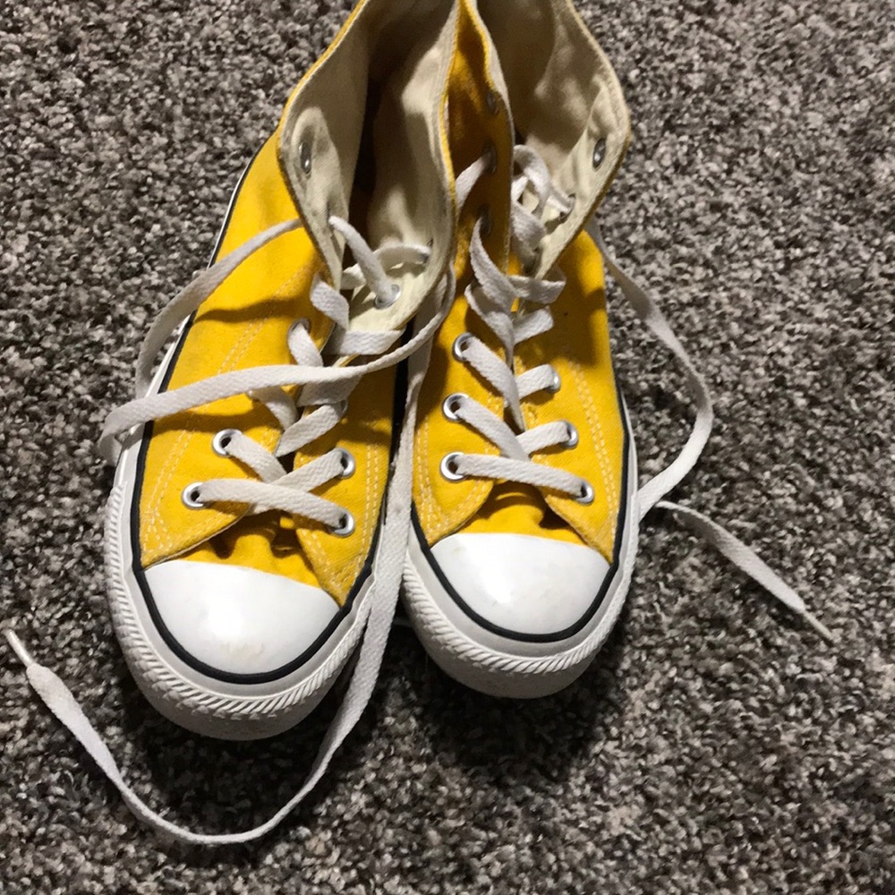 Yellow converse